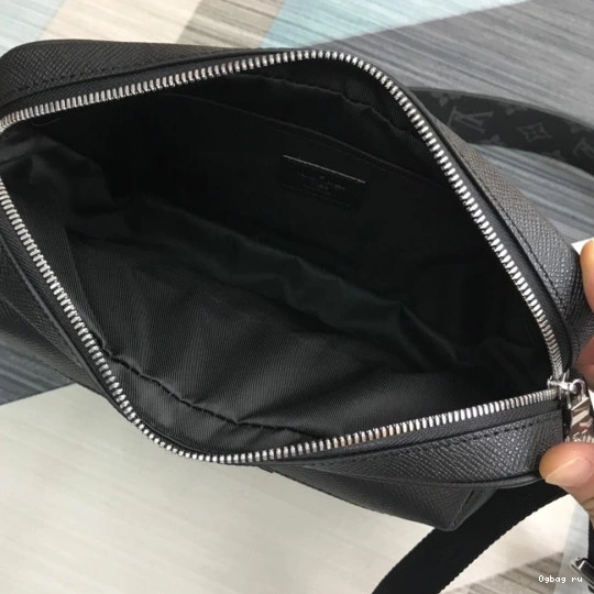 VUITTON LOUIS OUTDOOR MESSENGER 0813